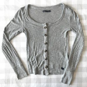 Abercrombie & Fitch Like New Gray Button Long Sleeve Rib Knit Henley S